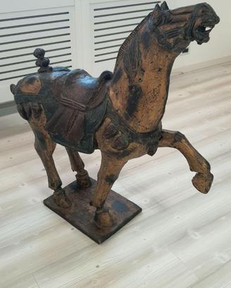 Cavallo in legno antiquariato 