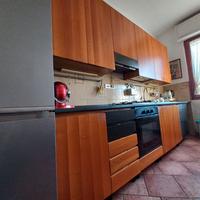 Si regala cucina marca Venete Cucine in noce