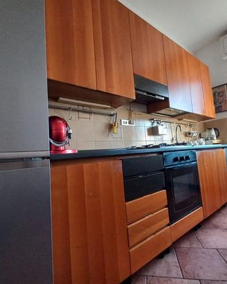 Si regala cucina marca Venete Cucine in noce