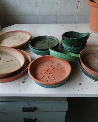 Sottovasi in plastica