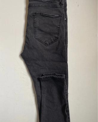 Jeans Pull and Bear skinny con strappi