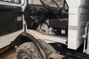 UNIMOG 4x4 con allestimentospargisale e Lama neve