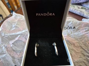 Pandora Orecchini Cerchi a V Aperti Linea Sinuosa