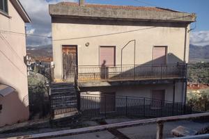 Vendita Fabbricato con terreno