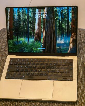 MacBook pro 14 18GB 1TB M3 batteria 100%