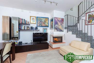 VILLA A SCHIERA CON DUE BOX