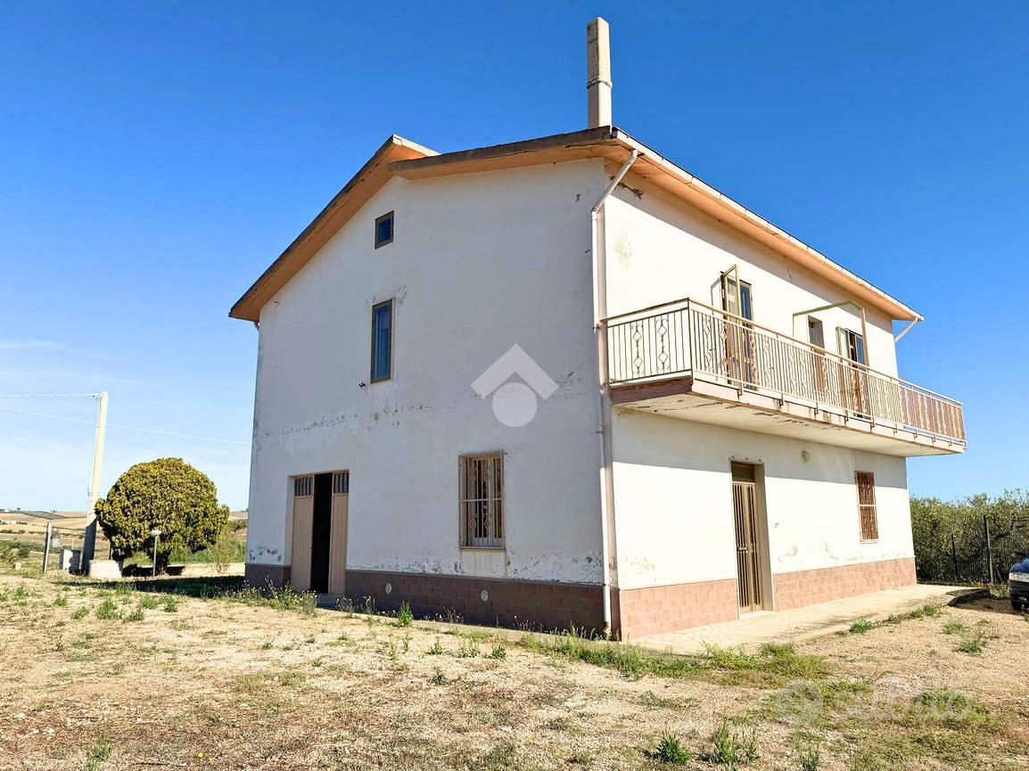 RUSTICO A MONTENERO DI BISACCIA - Vista 3