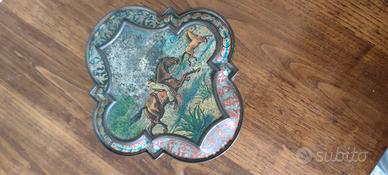 scatola di latta antica  decorata 