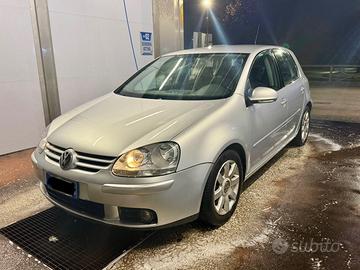 Volkswagen Golf 2.0 TDi Sportline UNIPROPR