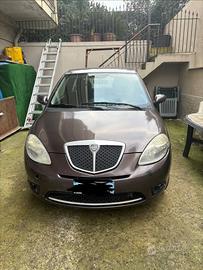 Lancia y