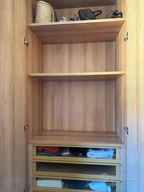 Armadio in legno massello 6 ante + cassettone