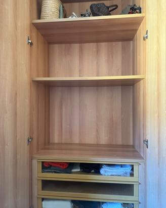 Armadio in legno massello 6 ante + cassettone