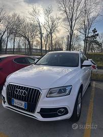 AUDI Q5 2.0 TDI Quattro S-Line
