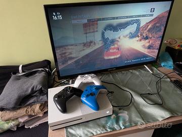 Xbox One S  500 GB + monitor
