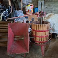 Torchio e macina uva