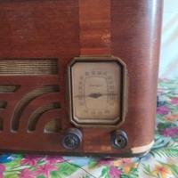 radio d'epoca con giradischi philco