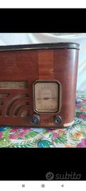 radio d'epoca con giradischi philco
