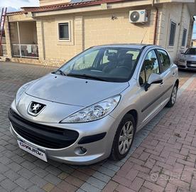 Peugeot 207 1.4 HDi 70CV NEOPATENTATI