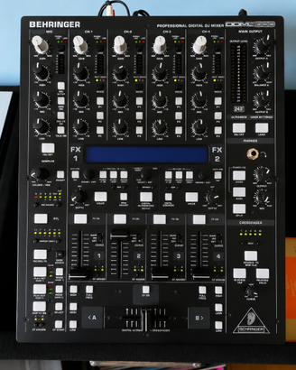 Behringer DDM4000 Professional Digital DJ Mixer