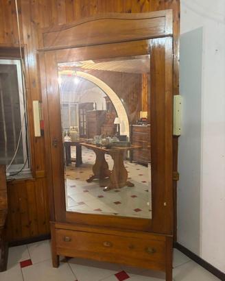Armadio antico in legno massello cilentano