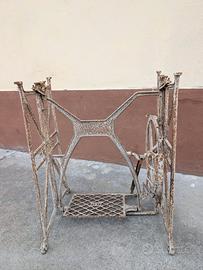 Base in ferro pfaff 31  tavolino da caffè o lavabo