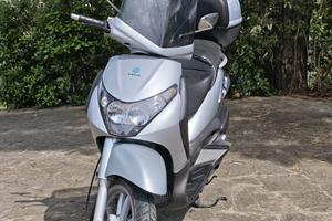 Come nuovo scooter piaggio beverly 250