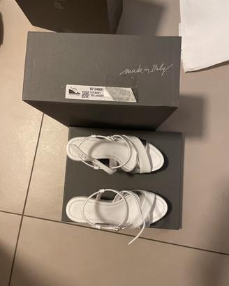 Nero giardini scarpe estive