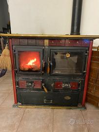 🔥 Stufa a legna con forno – €450 trattabili 🔥