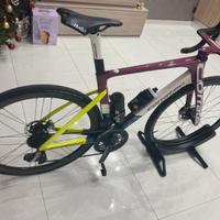 Bici da corsa solo telaio no ruote no gruppo