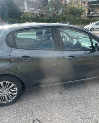 Peugeot 208  5p 1.6 bluehdi Active 75cv