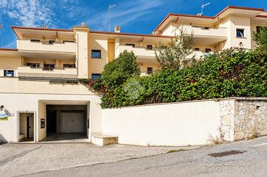 3 LOCALI A MONTE ROMANO