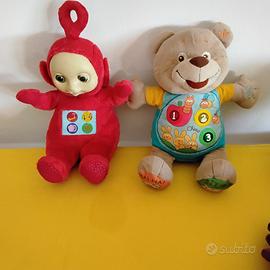 pupazzi di peluche di varie misure 