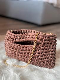 Borsa ad uncinetto