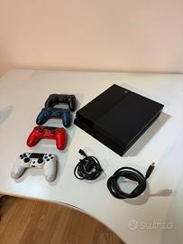 Play Station 4 - 4 joystick - 2 giochi