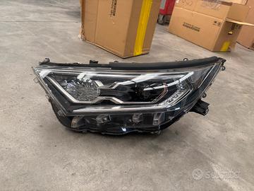 Proiettore sinistro rav 4