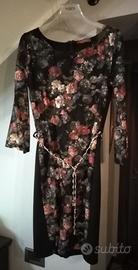 Vestito con motivo floreale