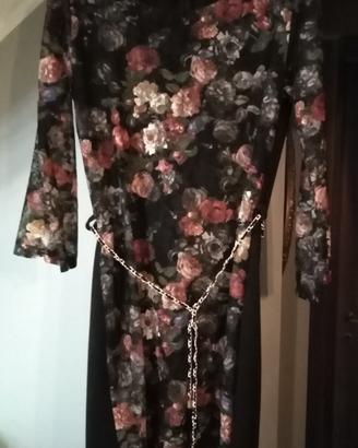Vestito con motivo floreale