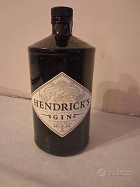 bottiglia vuota gin Hendricks da 1 lt
