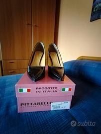 Scarpe décolleté verniciate nere