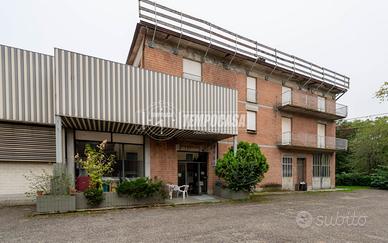 Stabile con Potenziale Conversione in Residenziale