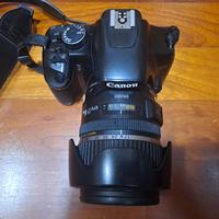 Canon EOS 450D con obiettivo Canon