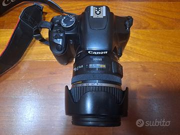 Canon EOS 450D con obiettivo Canon