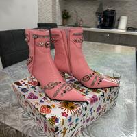 Stivaletti rosa con tacco a punta