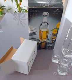 7 bicchieri+ bottiglia per liquore 