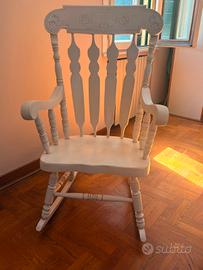 Sedia a dondolo legno massello