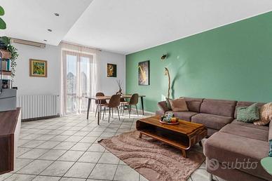 Appartamento di 97 m² con 3 locali e box auto a Zi