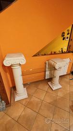 Colonne in pietra leccese con mensole in cristallo