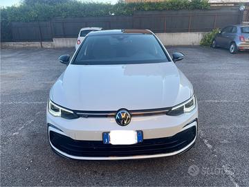Golf 8 r line 2.0 150cv