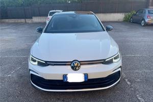Golf 8 r line 2.0 150cv