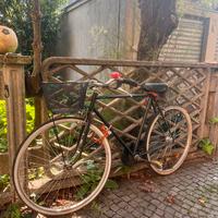 Bicicletta vintage risistemata